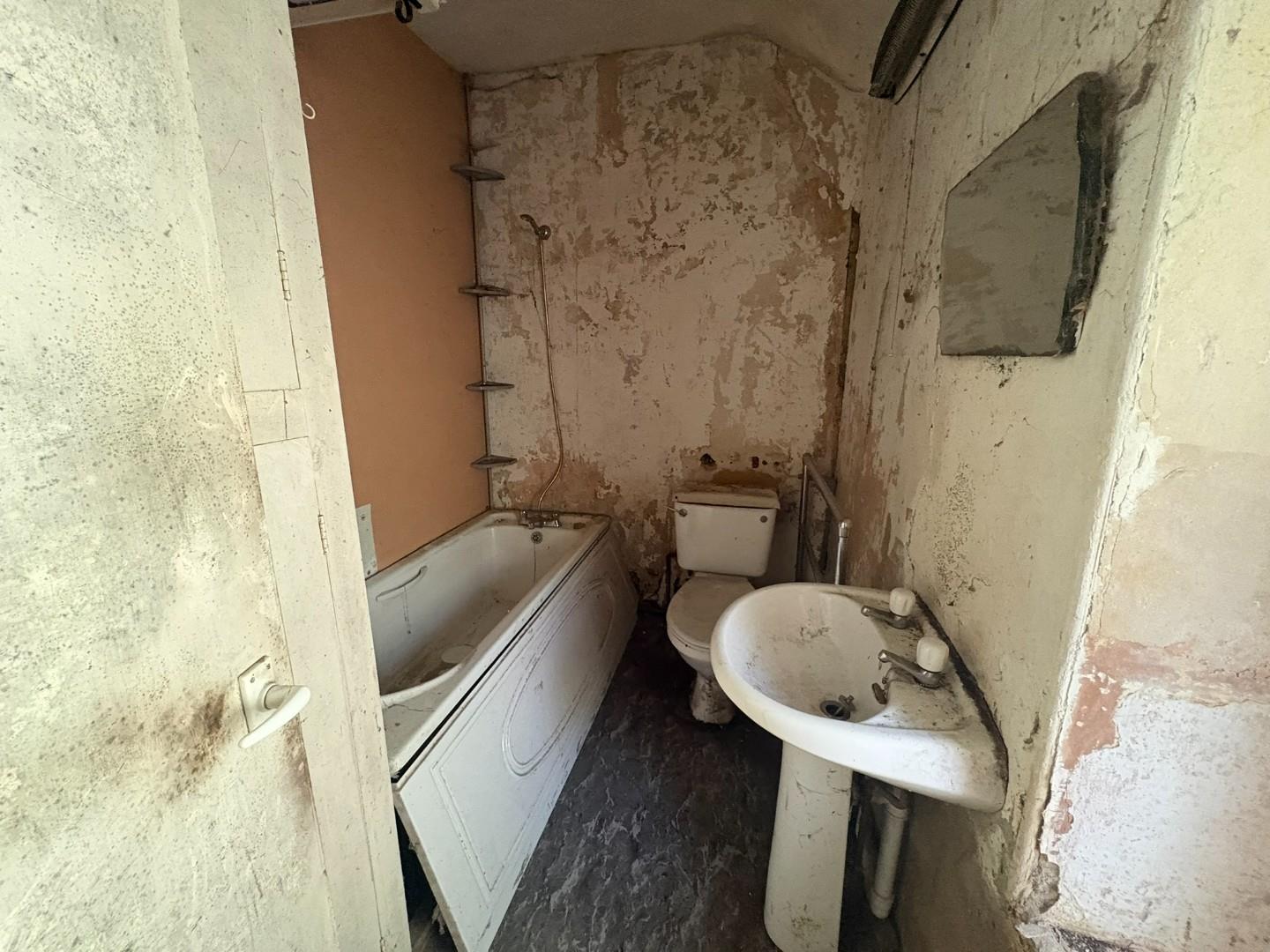 Bathroom.JPEG